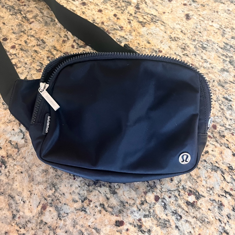 lululemon athletica black Belt Bag